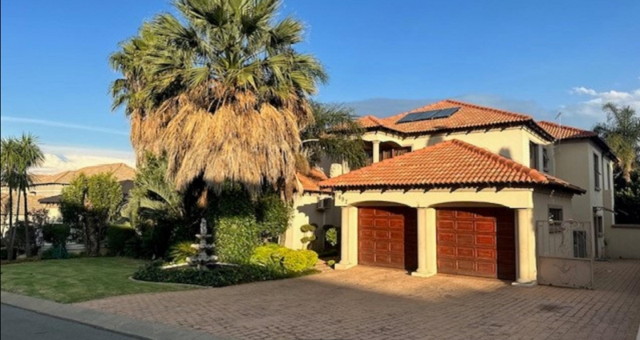 6 Bedroom Property for Sale in Blue Valley Golf Estate Gauteng