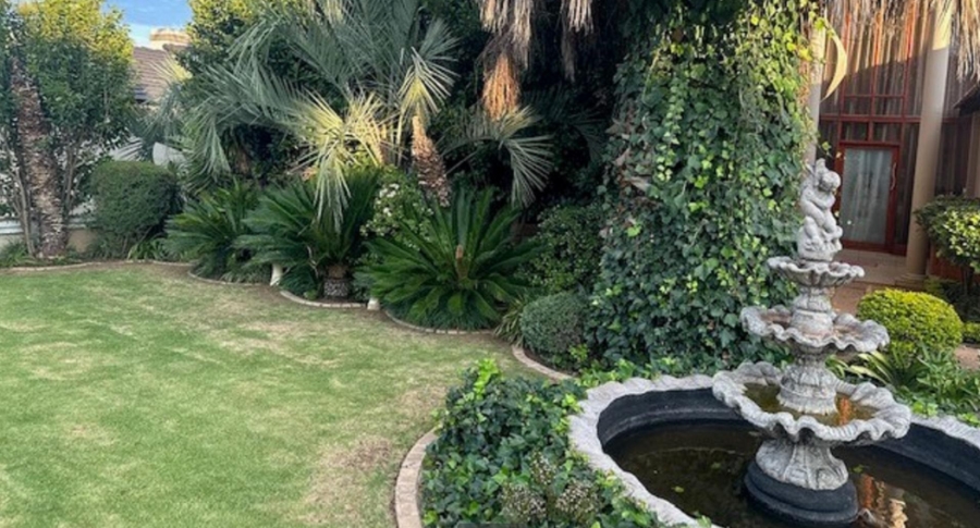 6 Bedroom Property for Sale in Blue Valley Golf Estate Gauteng