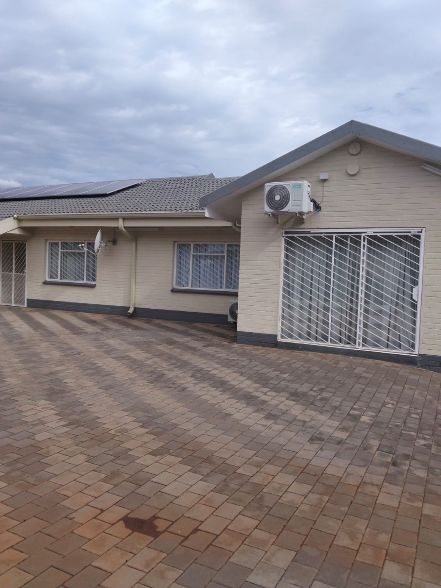 4 Bedroom Property for Sale in Erasmia Gauteng