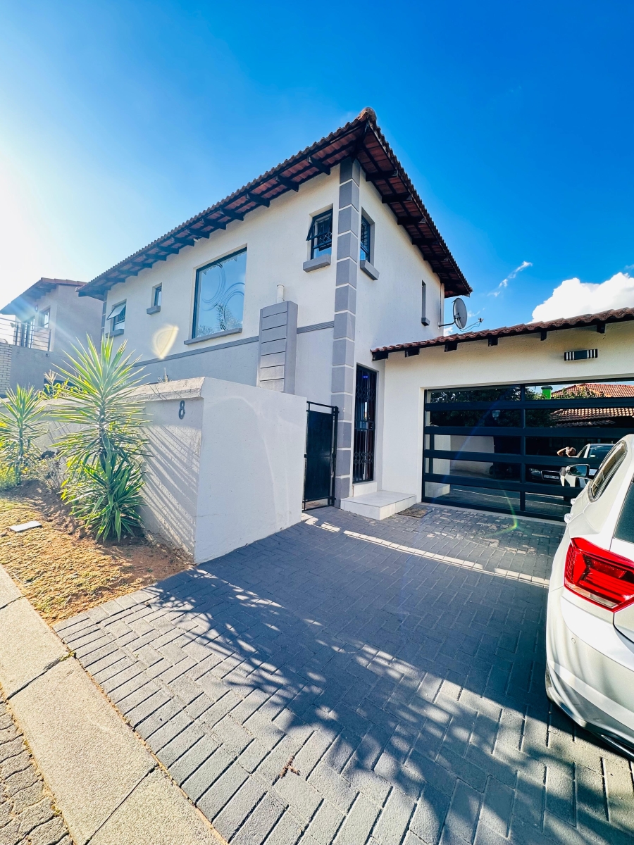 To Let 3 Bedroom Property for Rent in Noordwyk Gauteng