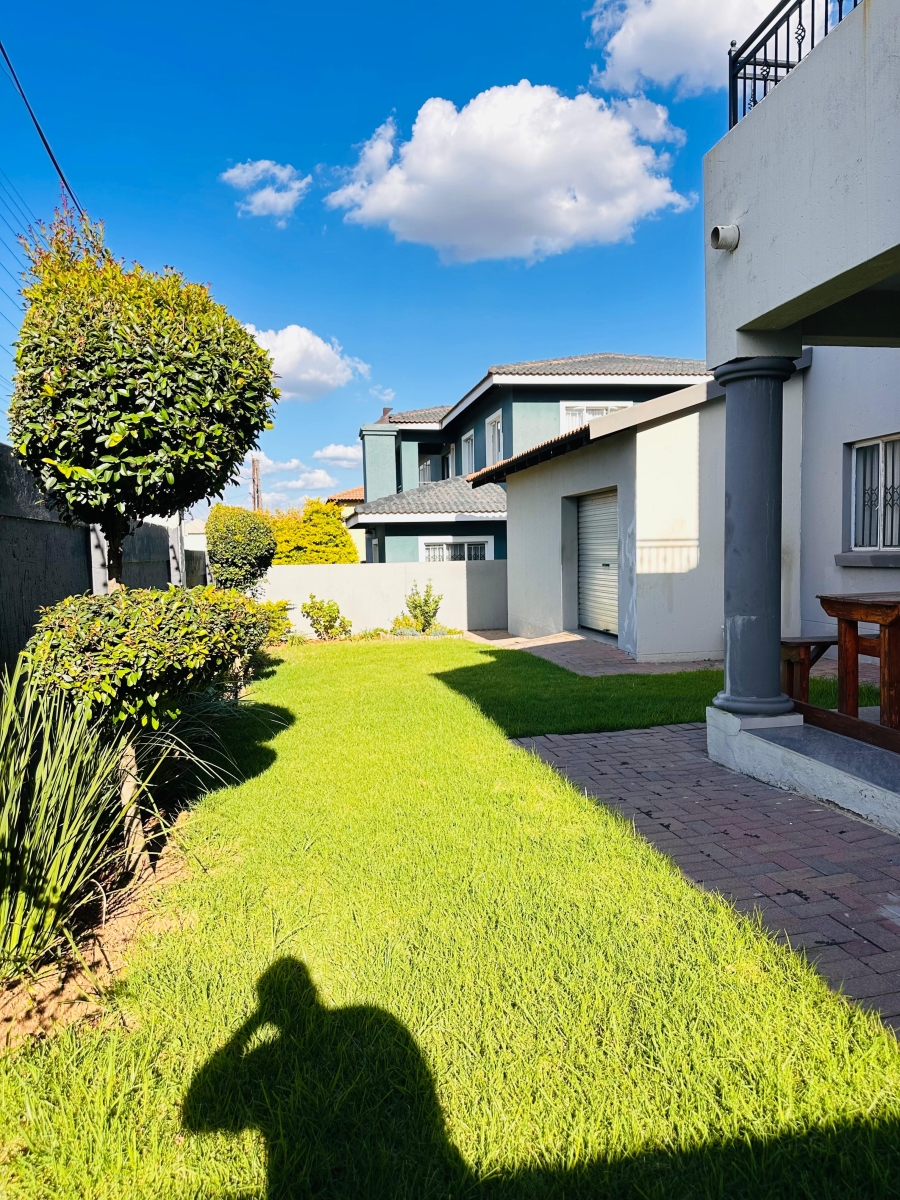 To Let 3 Bedroom Property for Rent in Noordwyk Gauteng