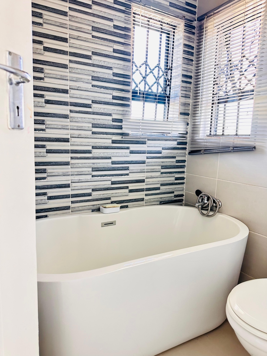 To Let 3 Bedroom Property for Rent in Noordwyk Gauteng