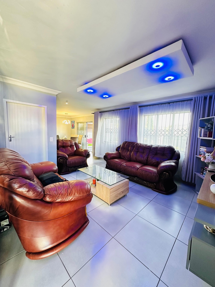 To Let 3 Bedroom Property for Rent in Noordwyk Gauteng