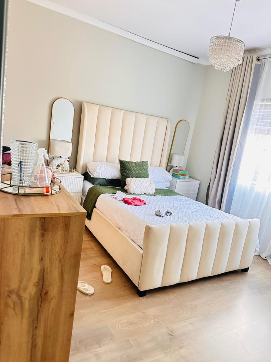 2 Bedroom Property for Sale in Vorna Valley Gauteng