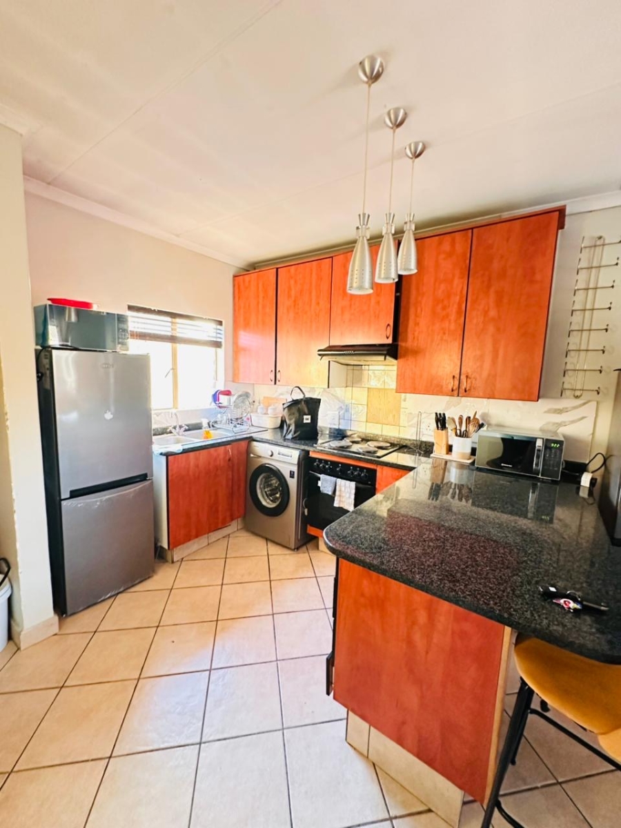 2 Bedroom Property for Sale in Vorna Valley Gauteng
