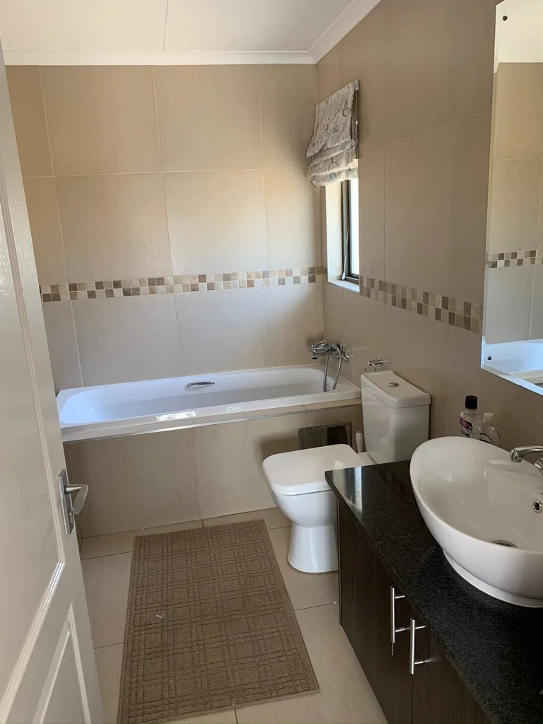 To Let 3 Bedroom Property for Rent in Fourways Gauteng