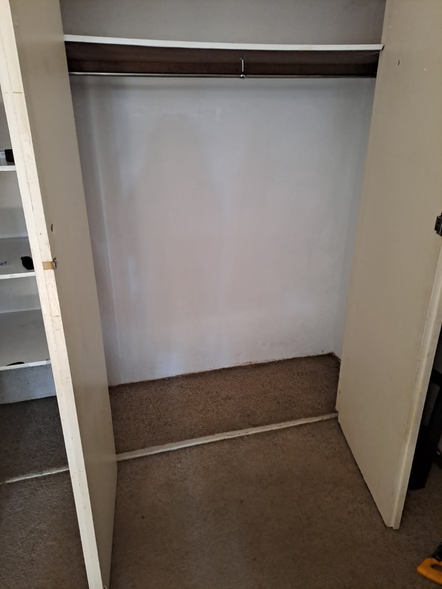 1 Bedroom Property for Sale in Edleen Gauteng