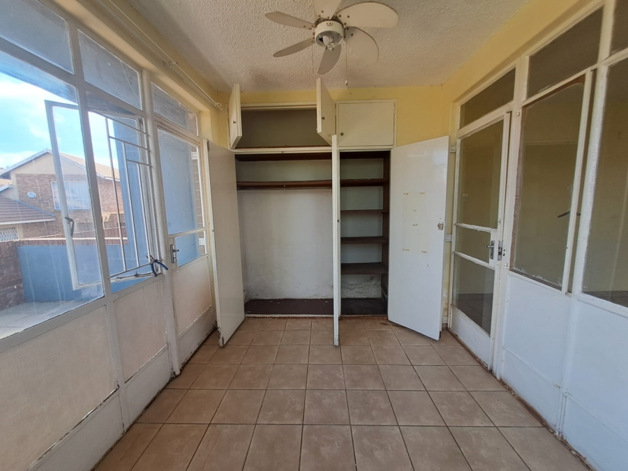 1 Bedroom Property for Sale in Edleen Gauteng