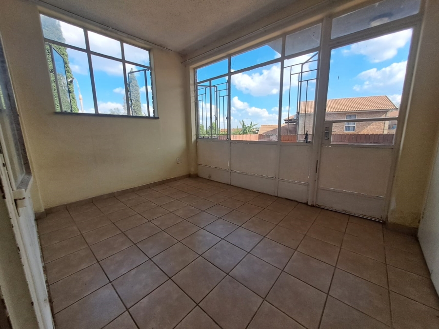 1 Bedroom Property for Sale in Edleen Gauteng