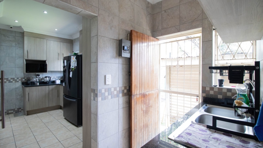 3 Bedroom Property for Sale in Illiondale Gauteng