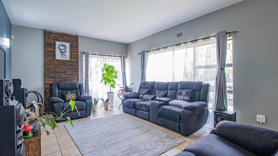 3 Bedroom Property for Sale in Illiondale Gauteng