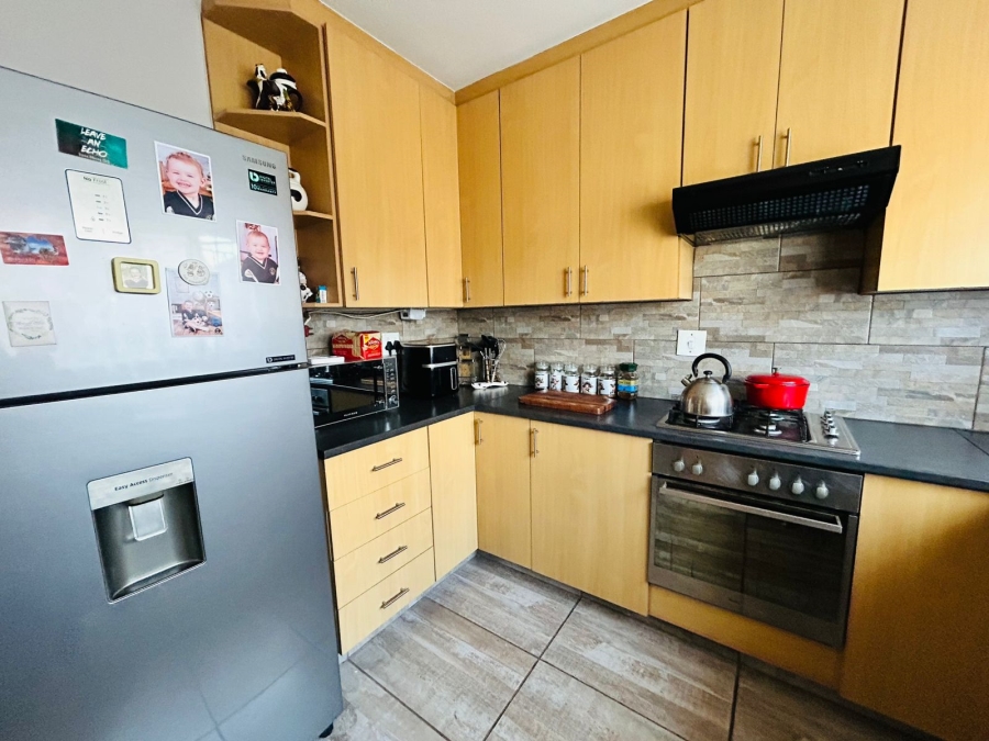 2 Bedroom Property for Sale in East Geduld Gauteng