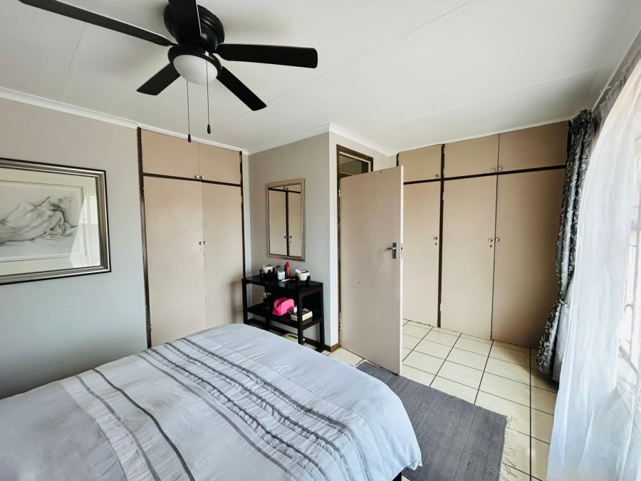 2 Bedroom Property for Sale in East Geduld Gauteng