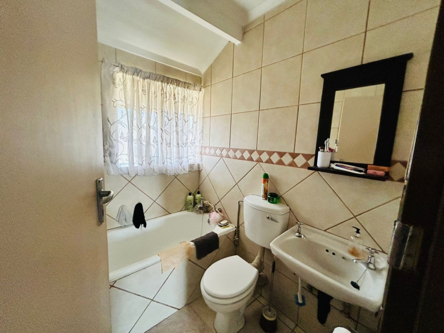 2 Bedroom Property for Sale in East Geduld Gauteng