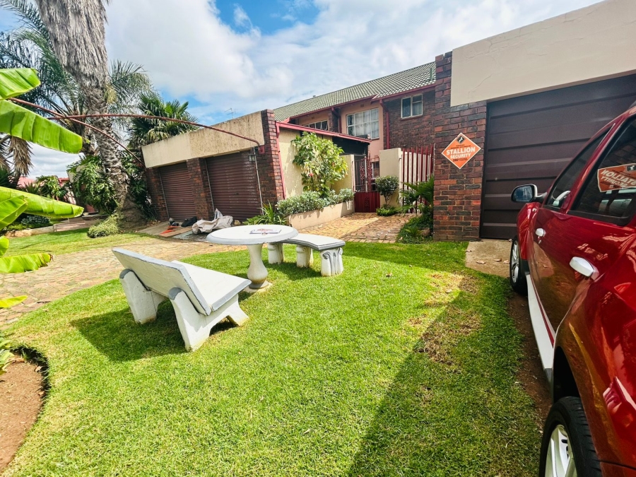 2 Bedroom Property for Sale in East Geduld Gauteng