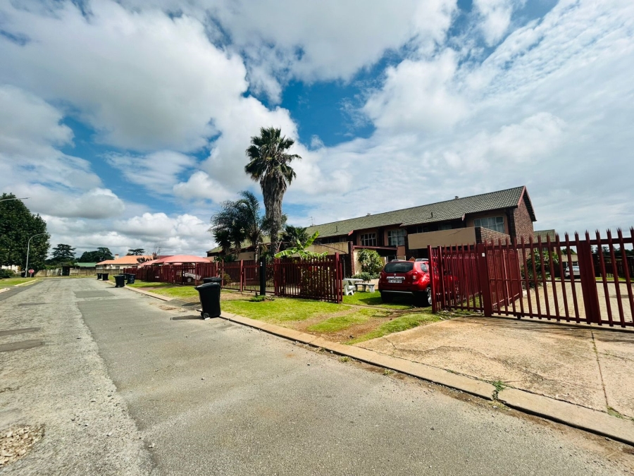 2 Bedroom Property for Sale in East Geduld Gauteng