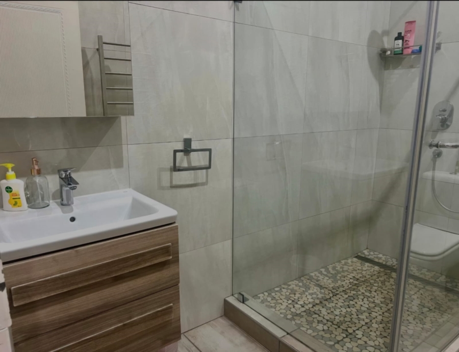 To Let 2 Bedroom Property for Rent in Sandown Gauteng