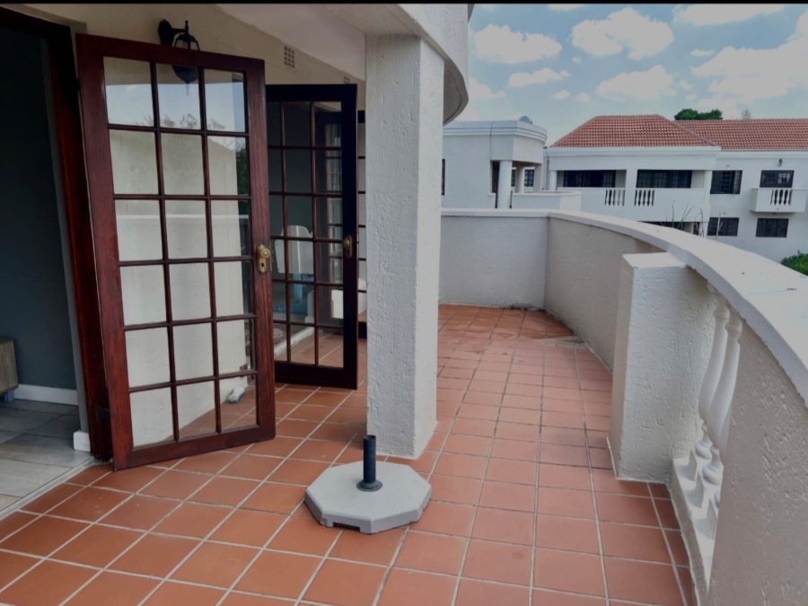 To Let 2 Bedroom Property for Rent in Sandown Gauteng