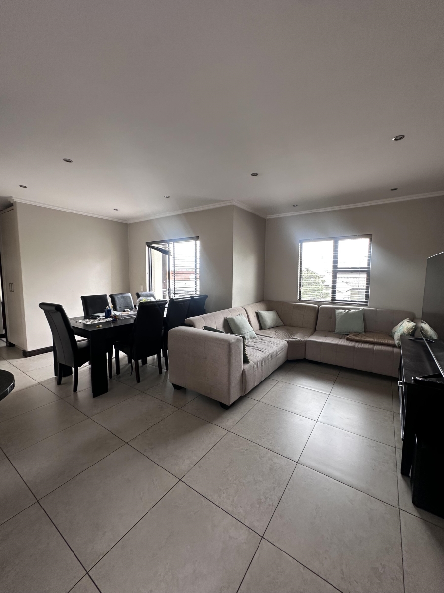 2 Bedroom Property for Sale in Willaway Gauteng