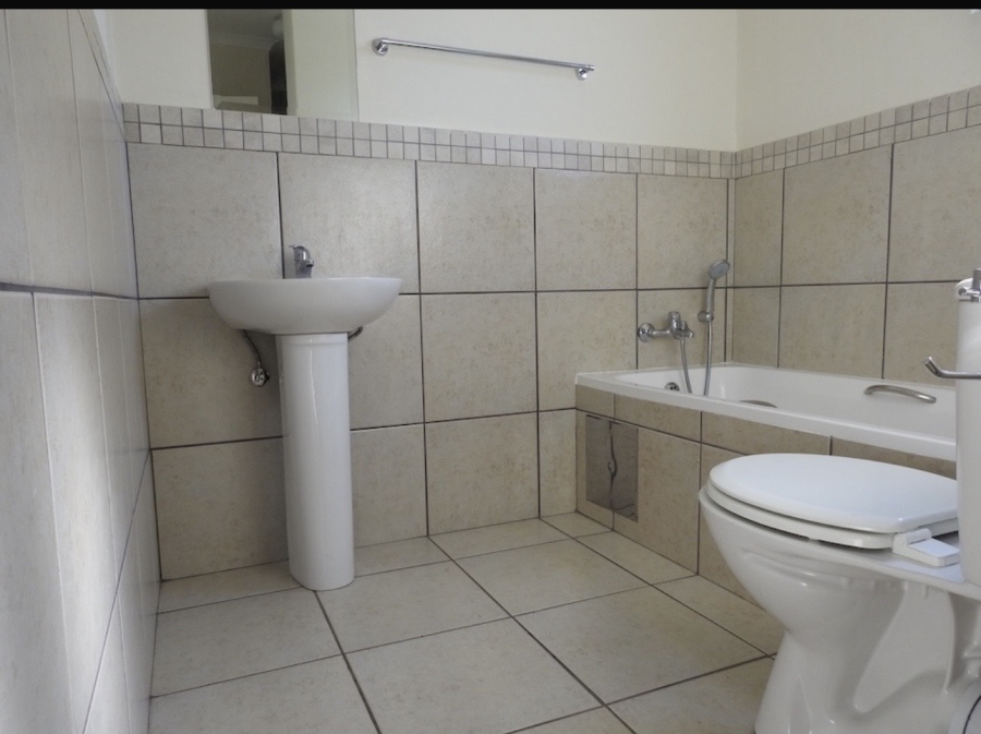 3 Bedroom Property for Sale in Barbeque Downs Gauteng
