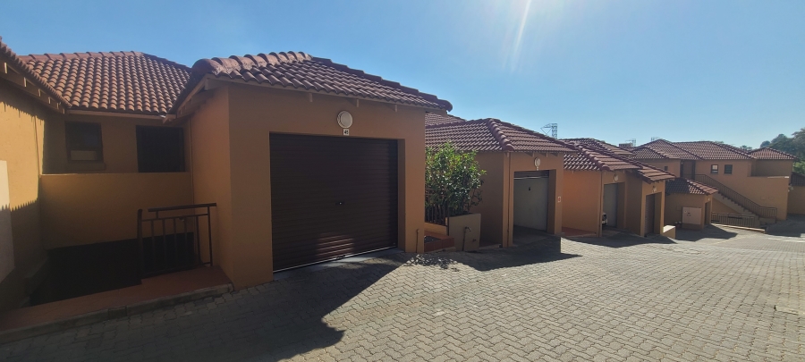 2 Bedroom Property for Sale in Sunnyrock Gauteng