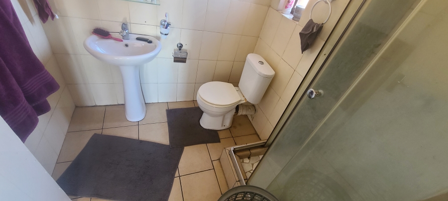 2 Bedroom Property for Sale in Sunnyrock Gauteng