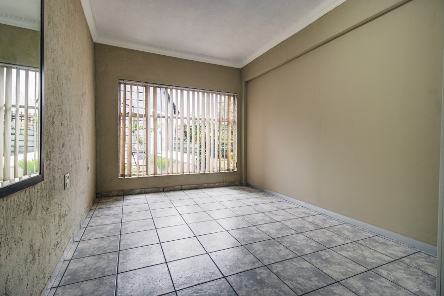 3 Bedroom Property for Sale in Glen Marais Gauteng