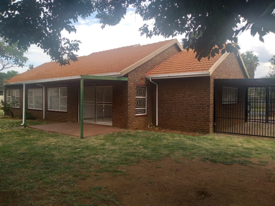 3 Bedroom Property for Sale in Brackenhurst Gauteng