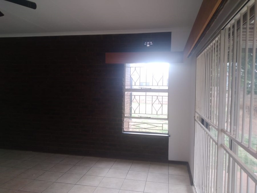 3 Bedroom Property for Sale in Brackenhurst Gauteng