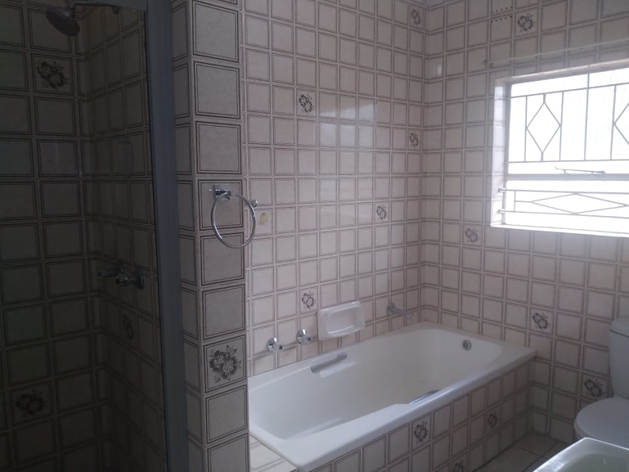 3 Bedroom Property for Sale in Brackenhurst Gauteng