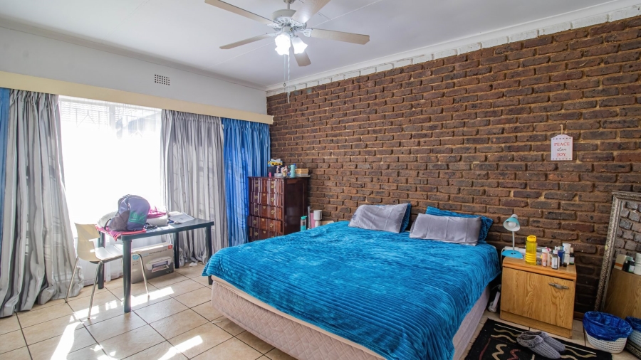 3 Bedroom Property for Sale in Brackenhurst Gauteng