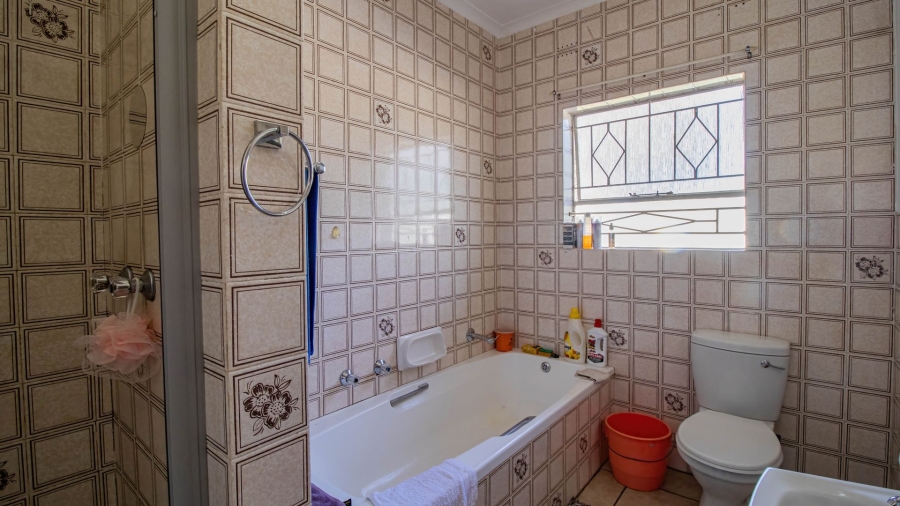 3 Bedroom Property for Sale in Brackenhurst Gauteng