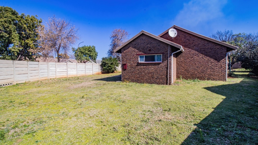 3 Bedroom Property for Sale in Brackenhurst Gauteng