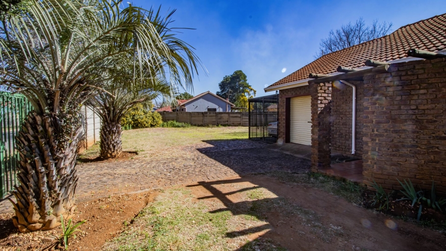 3 Bedroom Property for Sale in Brackenhurst Gauteng