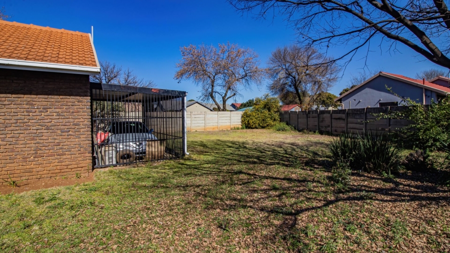 3 Bedroom Property for Sale in Brackenhurst Gauteng