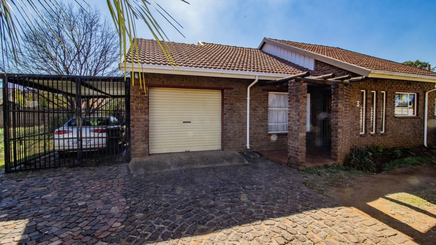 3 Bedroom Property for Sale in Brackenhurst Gauteng
