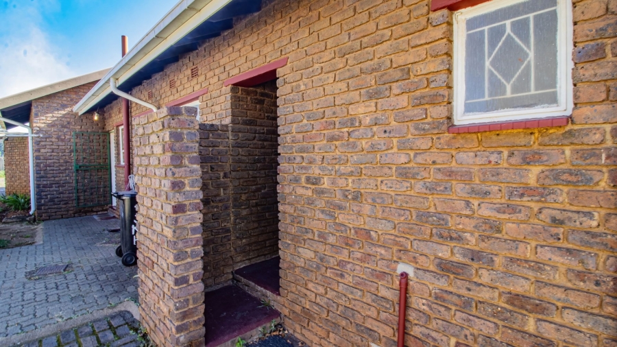 3 Bedroom Property for Sale in Brackenhurst Gauteng