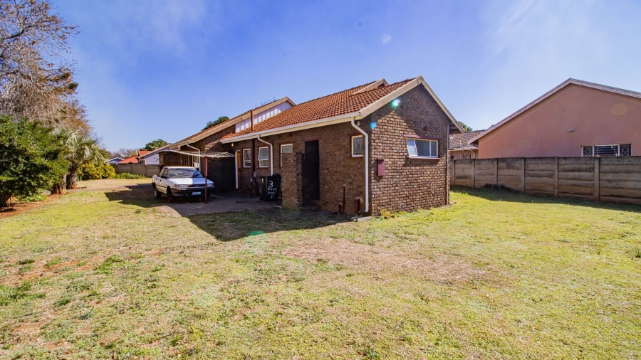 3 Bedroom Property for Sale in Brackenhurst Gauteng