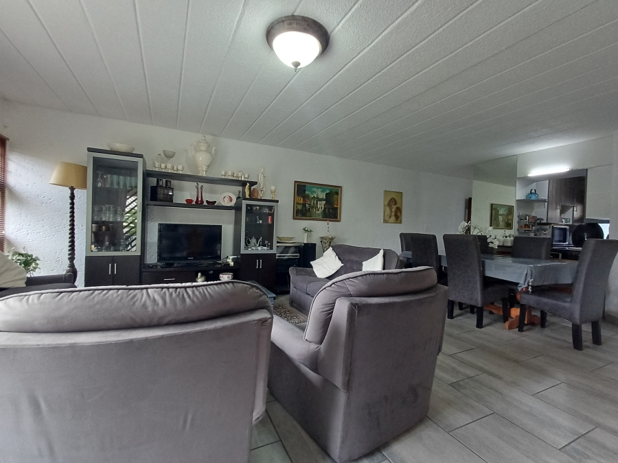 2 Bedroom Property for Sale in Dowerglen Gauteng