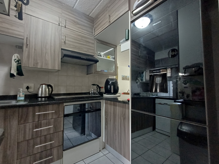 2 Bedroom Property for Sale in Dowerglen Gauteng