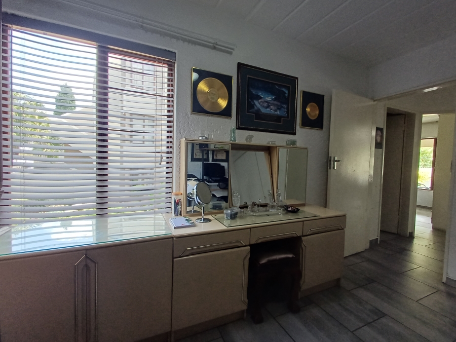 2 Bedroom Property for Sale in Dowerglen Gauteng