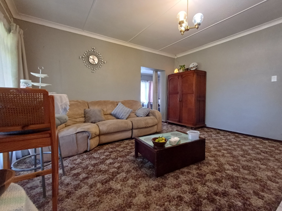3 Bedroom Property for Sale in Edenvale Central Gauteng