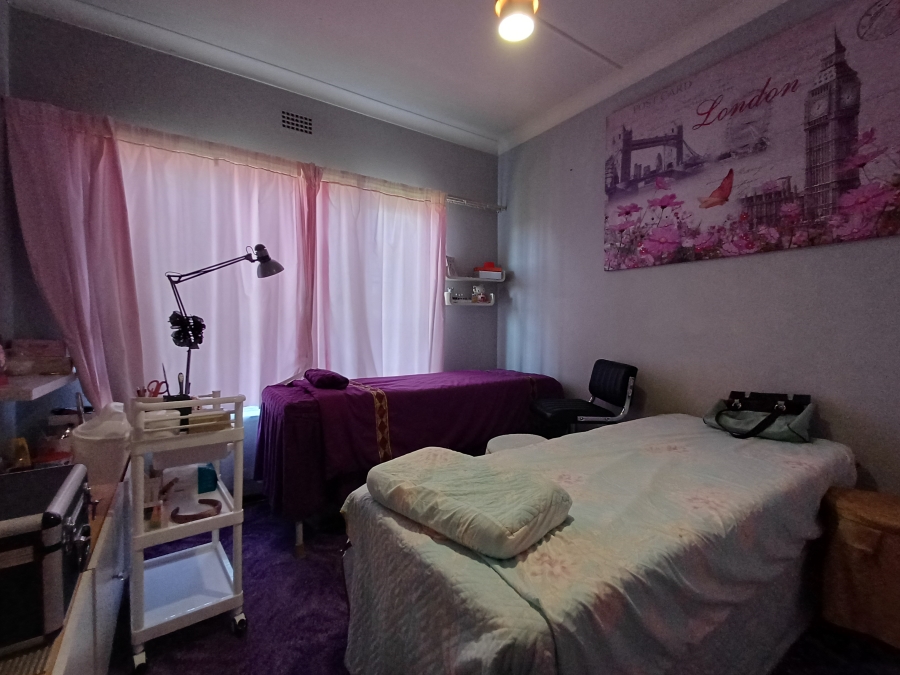 3 Bedroom Property for Sale in Edenvale Central Gauteng