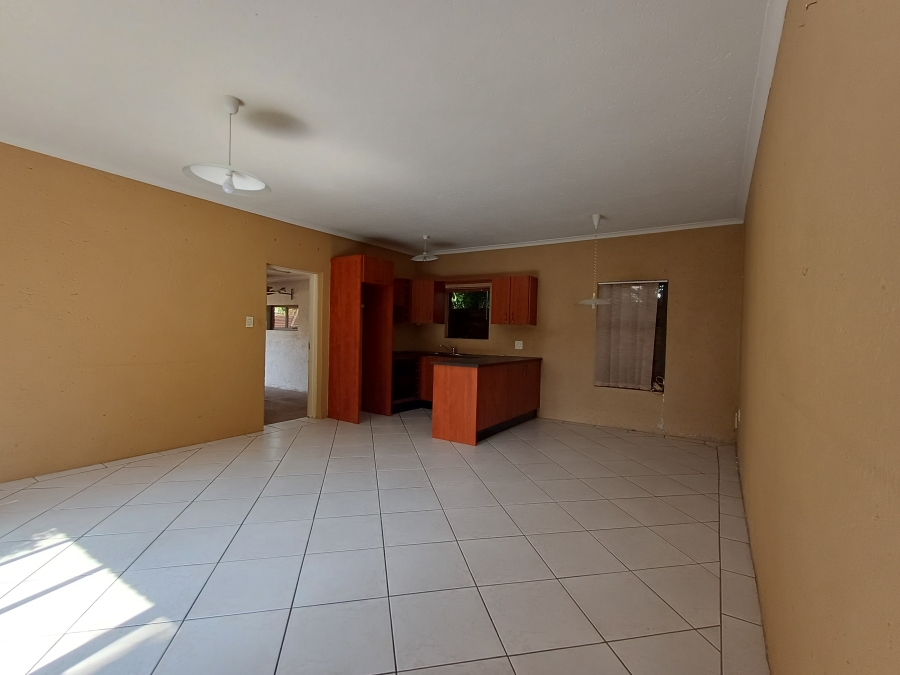 6 Bedroom Property for Sale in Marais Steyn Park Gauteng