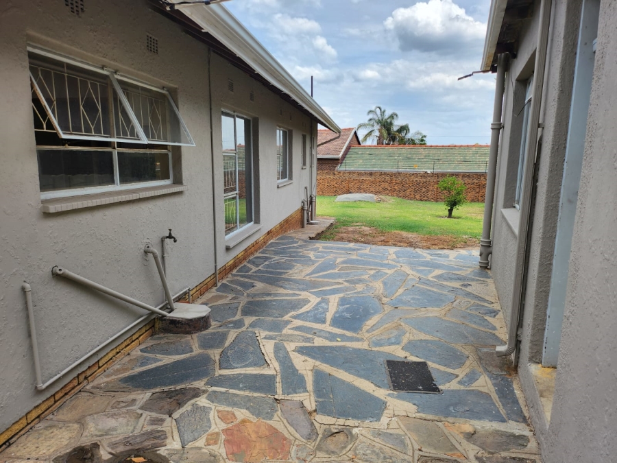 3 Bedroom Property for Sale in Edleen Gauteng