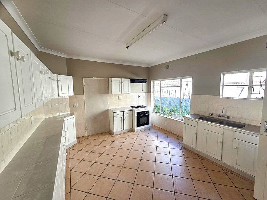 To Let 4 Bedroom Property for Rent in Sinoville Gauteng