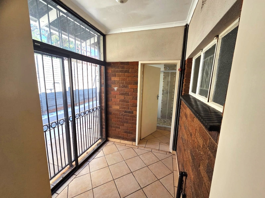 To Let 4 Bedroom Property for Rent in Sinoville Gauteng
