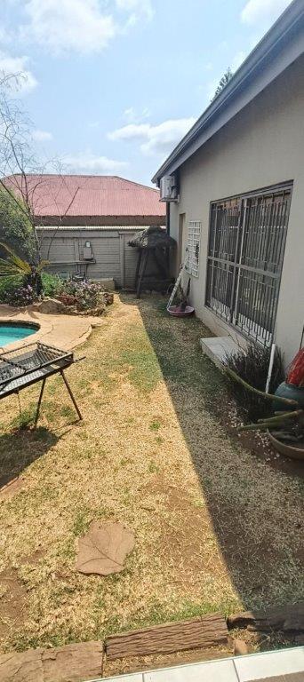 8 Bedroom Property for Sale in Pretoria Gardens Gauteng