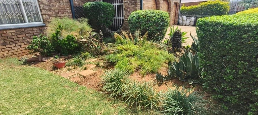 8 Bedroom Property for Sale in Pretoria Gardens Gauteng