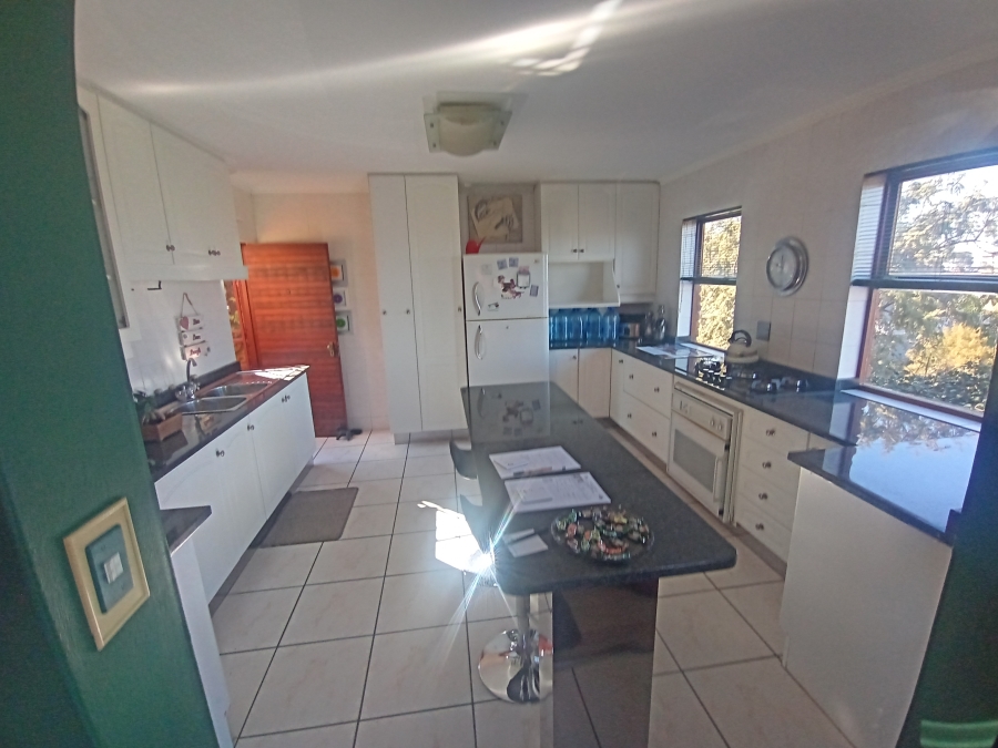 4 Bedroom Property for Sale in Bassonia Gauteng